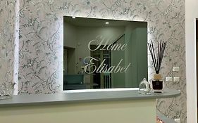 Home Elisabet
